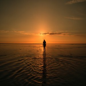 Lonely_by_FrozenStardust